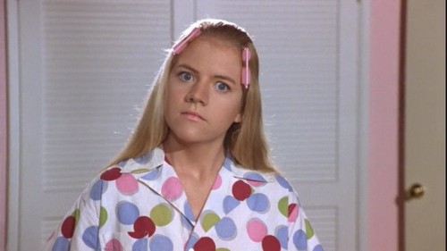 cap The.Brady.Bunch.Movie1995.DVDRIP.x264.AAC.Eng.French 00:05:30 02