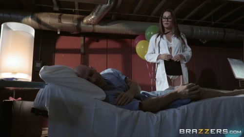 [Brazzers] (Lily Adams) Nutjob Nurse XXX (2018) (1080p HEVC) [GhostFreakXX].mp4 snapshot 03.22.599