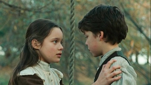 cap Aurore.2005.DVDRip.x264.French.AC3.5.1.Stereo.English.French.Subs.Frankvjecy 00 32 36 02