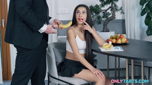 OnlyTarts.25.03.28.Vanessa.Alessia.14de3fa45f61e5615.jpg