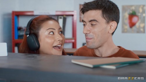 BrazzersExxtra.24.11.18.Rae.Lil.Black.Getting.Loud.In.The.Librarycafedeabe2b2e531.jpg