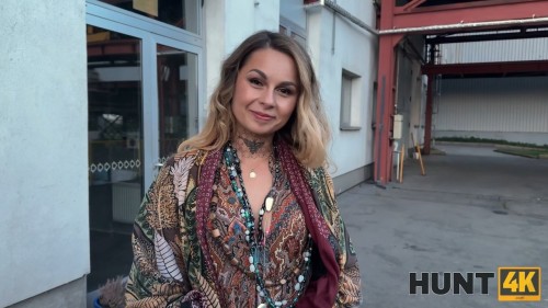 Hunt4K.24.10.27.Vanessa.Leone.182383a8d375219e7.jpg