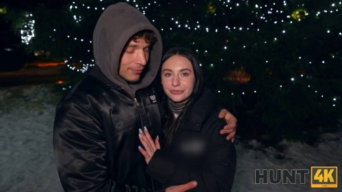 Hunt4K.24.12.20.Emma.Evans.1ff4800cdc3aafecc.jpg