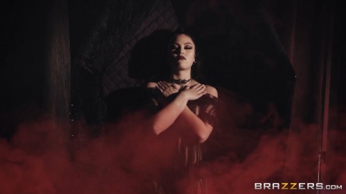 [Brazzers] (Kendra Spade) Creeping In Her Crypt XXX (2019) (1080p HEVC).mp4 snapshot 00.31.093